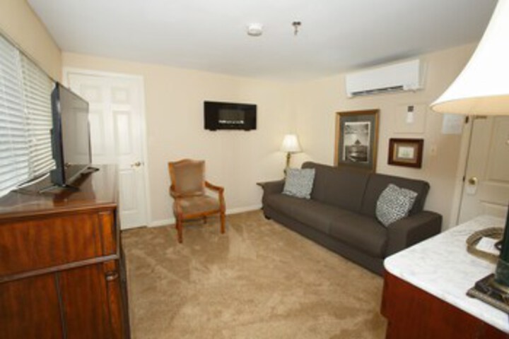 Room 82 of 253