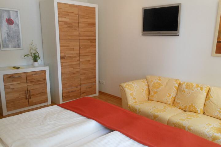 Room 17 of 138
