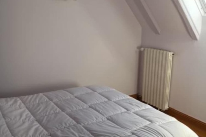 Room 3 of 8