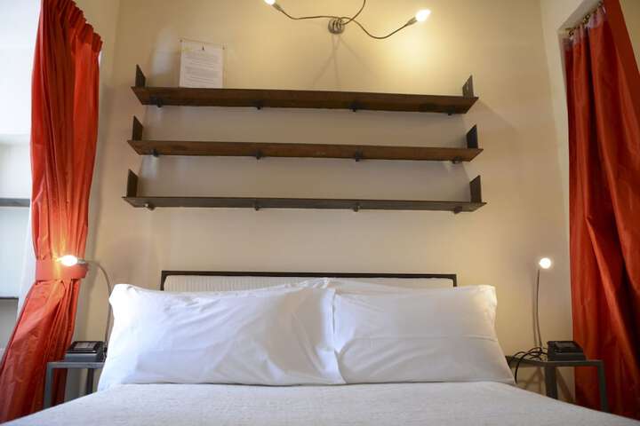 Room 10 of 22