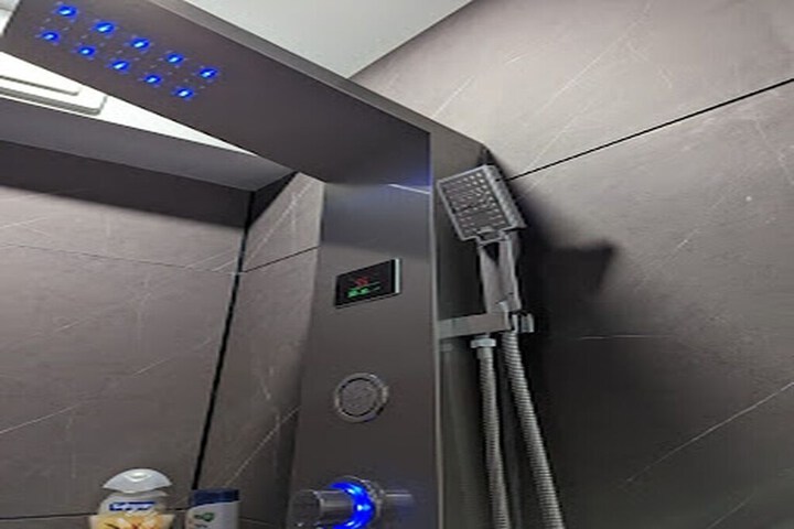 Room 3 of 3
