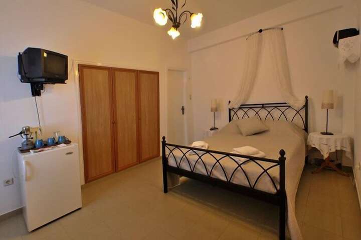 Room 5 of 31