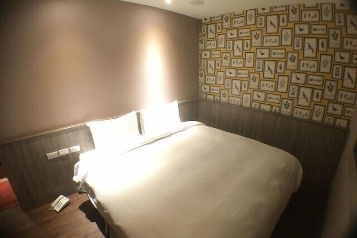 Room 22 of 50