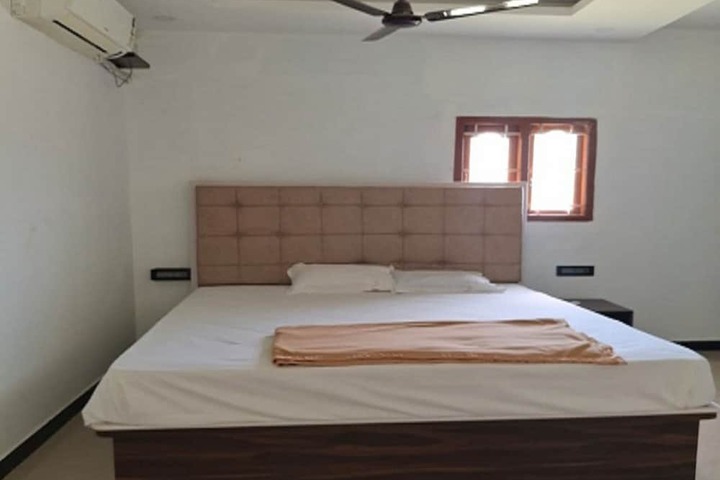 Room 13 of 41