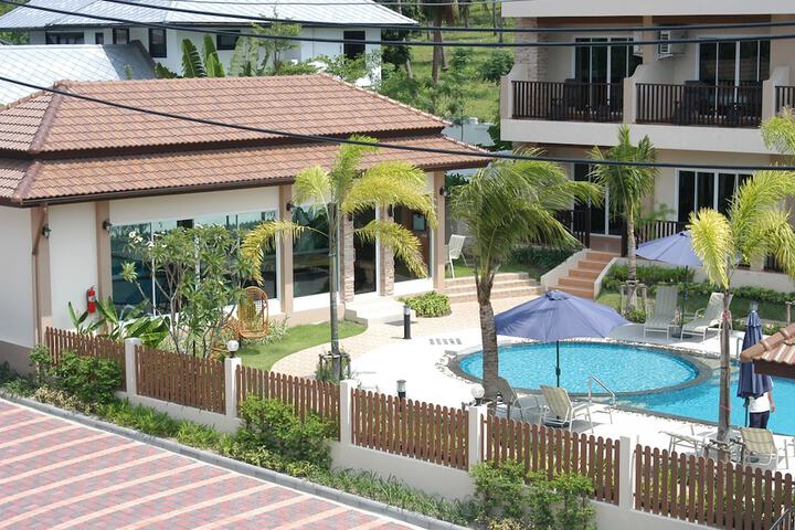 Hotel Pool