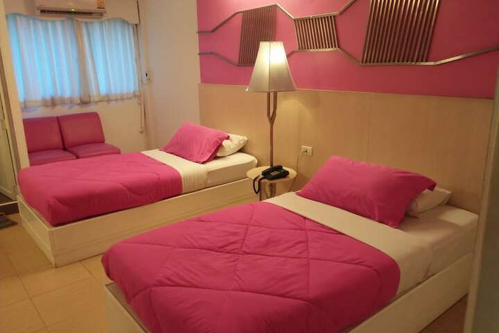 Room 12 of 44