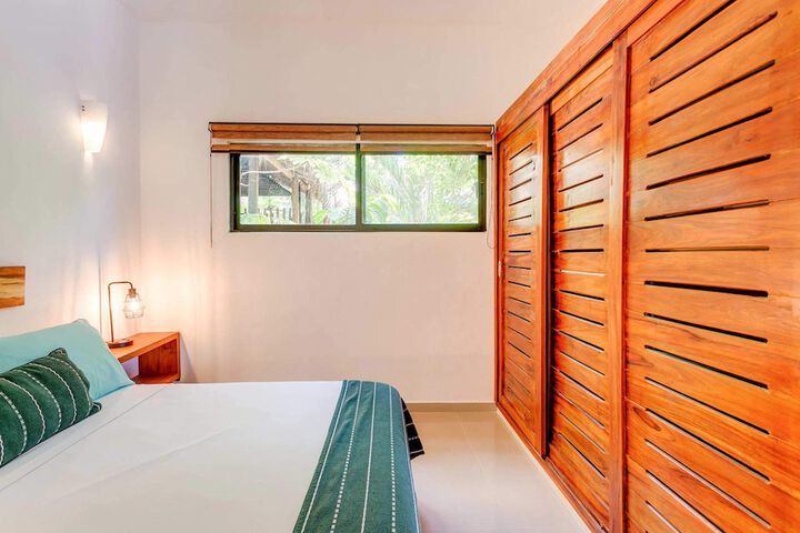 Room 4 of 70
