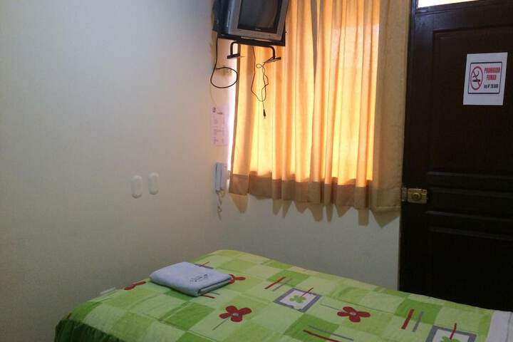 Room 13 of 34