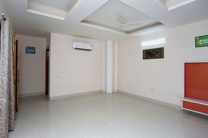 OYO 14444 JMK HOUSE
