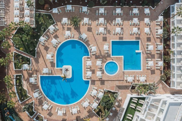 Hotel 63 of 64
