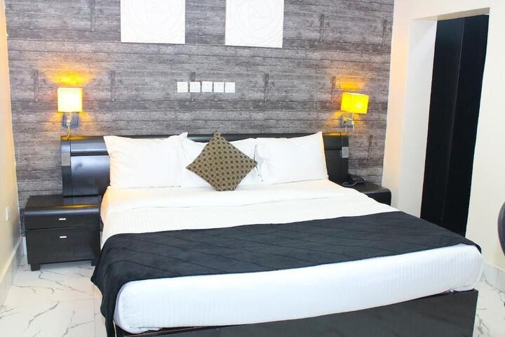 Room 14 of 34