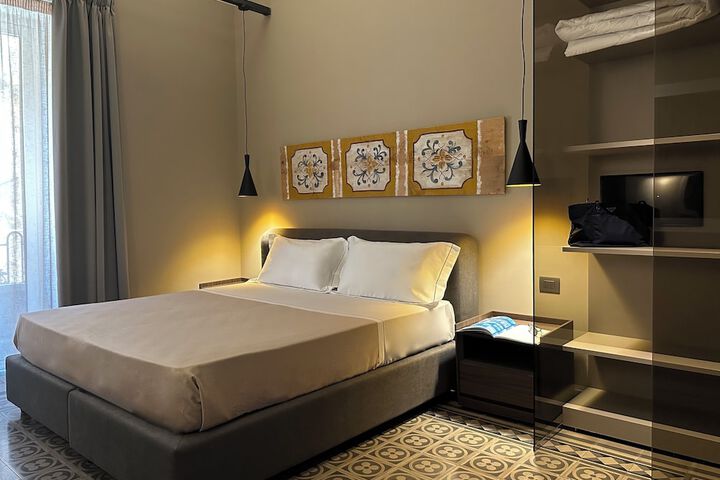 Room 27 of 85
