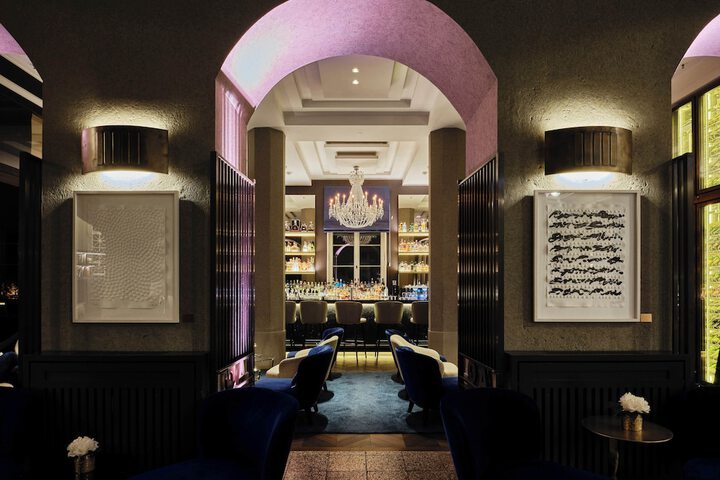 Lounge 56 of 72