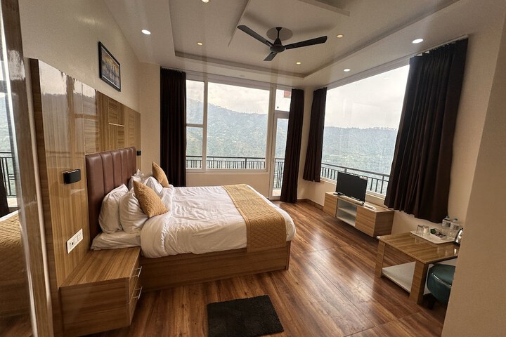 Room 7 of 44