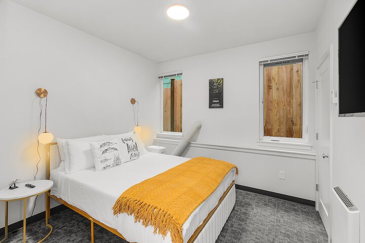 Room 5 of 24