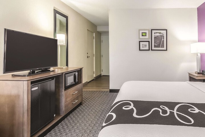 Room 22 of 53