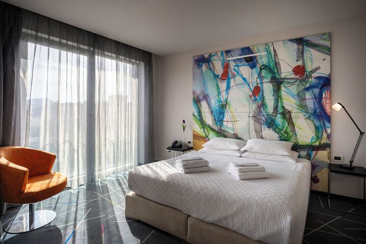Room 15 of 35