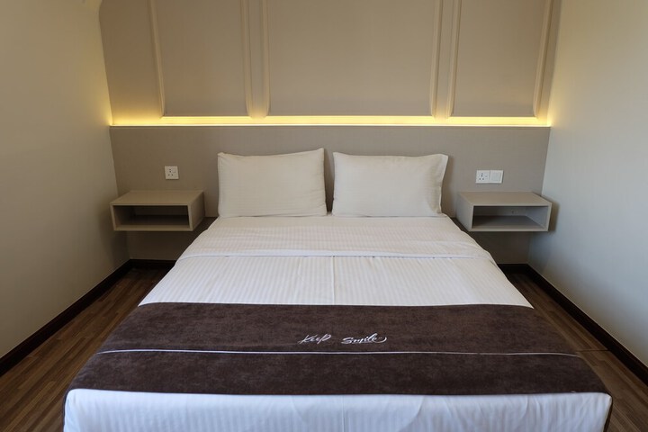 Room 8 of 36