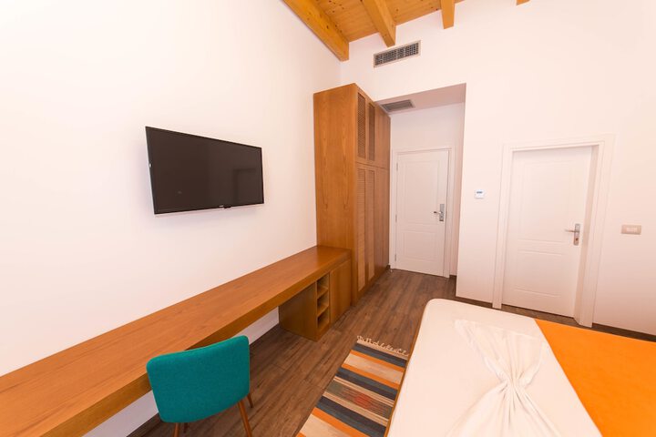 Room 14 of 46