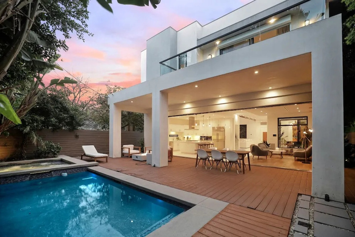 Pool 16 of 27