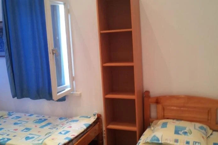 Room 4 of 14
