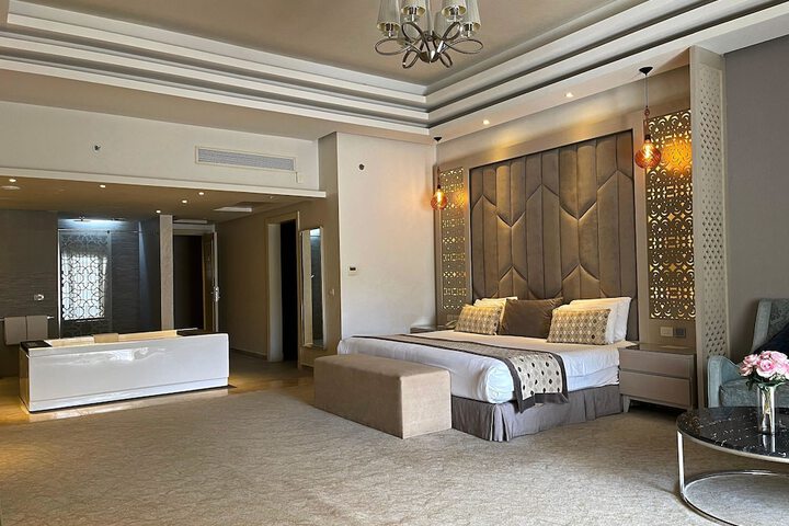 Room 46 of 120