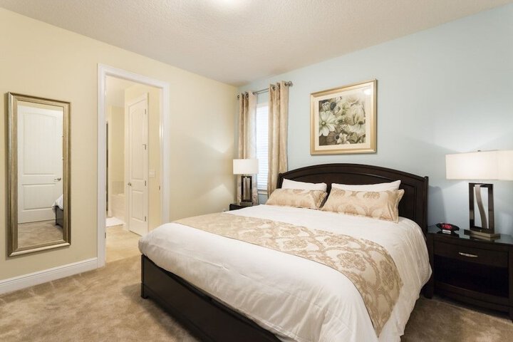 Room 4 of 39