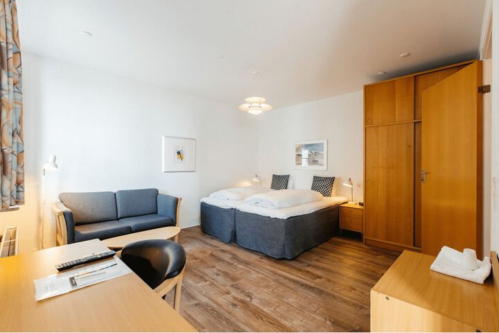 Room 3 of 7