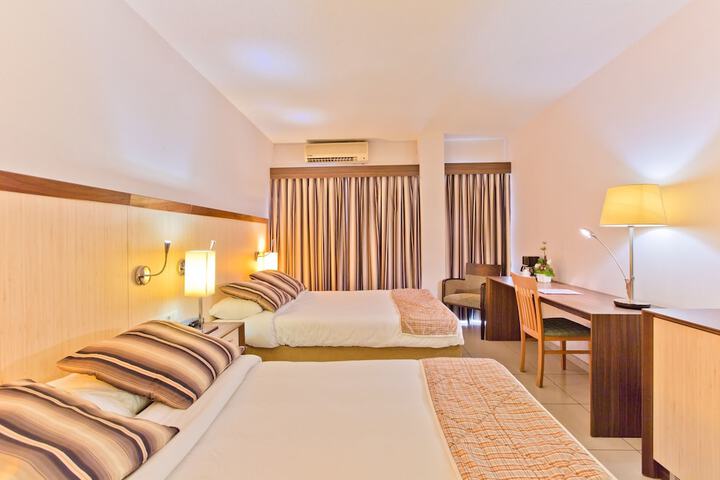 Room 9 of 36