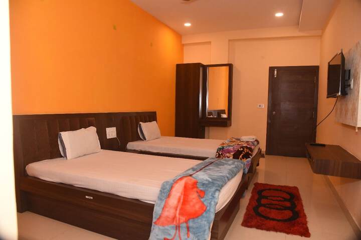 Room 8 of 15