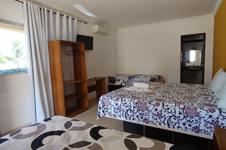 Room 13 of 20