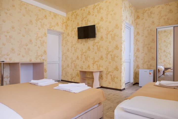 Room 8 of 20