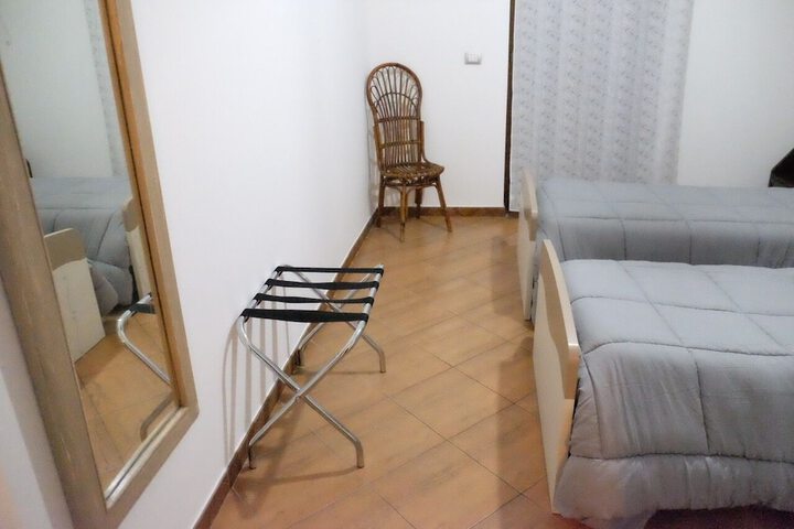 Room 6 of 67