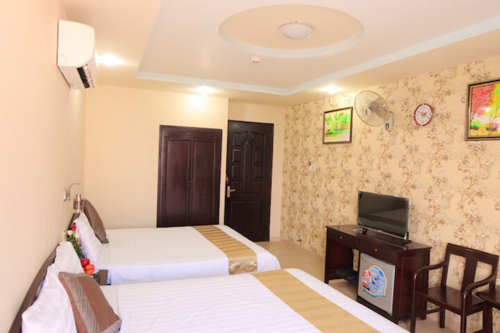 Room 8 of 40