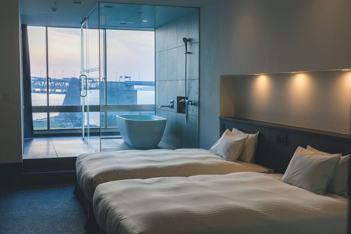Room 20 of 136
