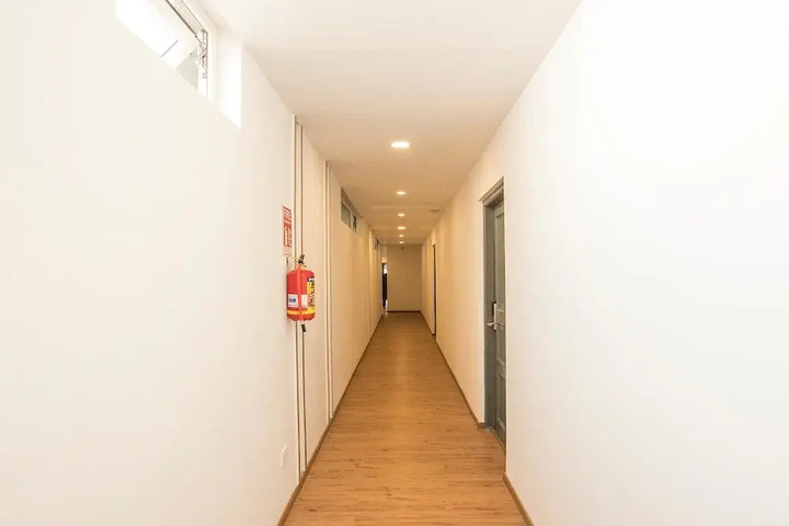 Room 7 of 10