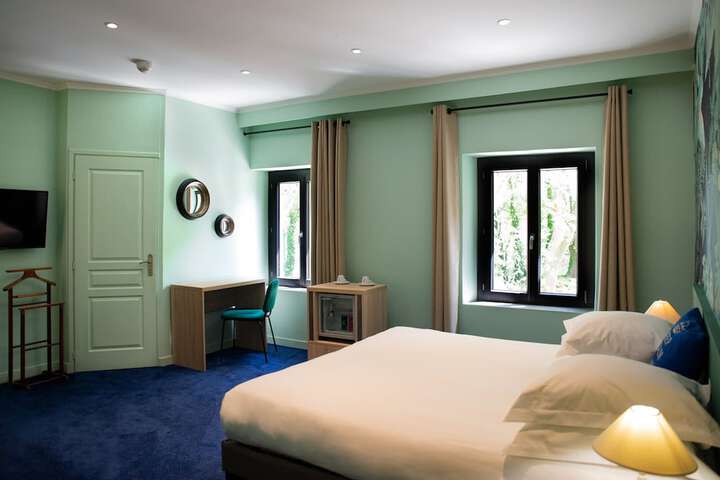 Room 27 of 71