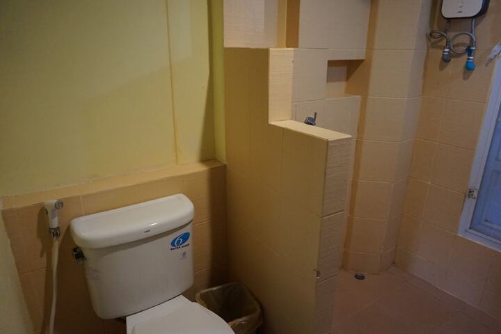 Room 32 of 53