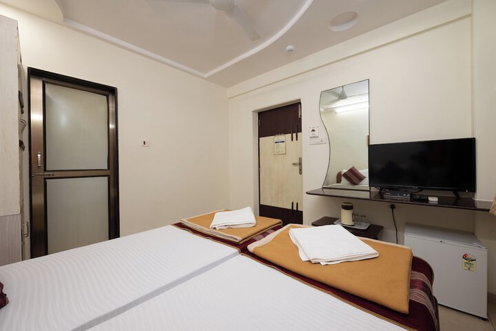 Room 9 of 75