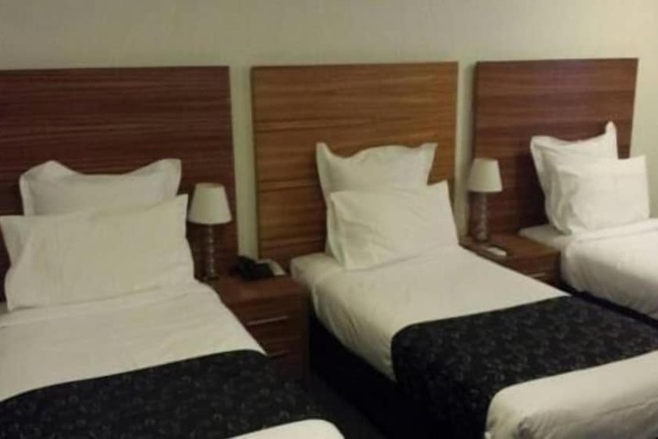 Room 8 of 34