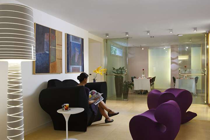 Guest Lobby