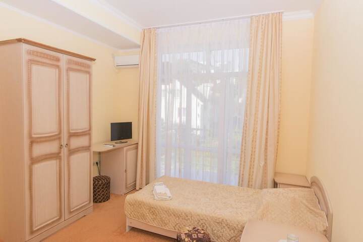 Room 19 of 37