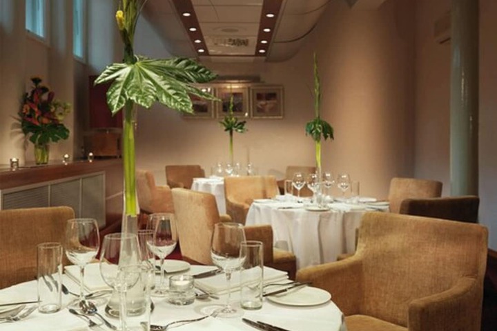 Dining 60 of 82