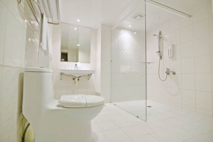 Clean Restrooms