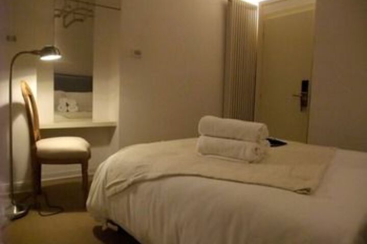Room 8 of 52