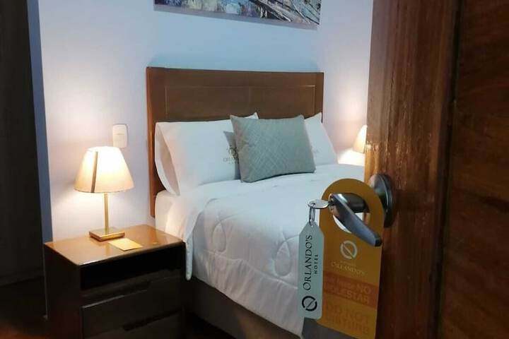 Room 4 of 11