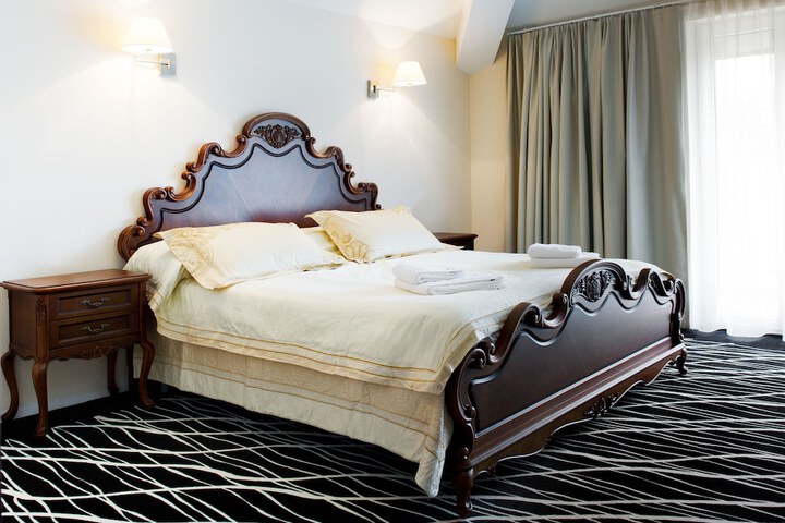 Room 3 of 40