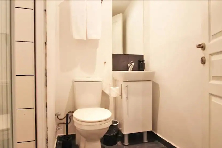 Room 7 of 7