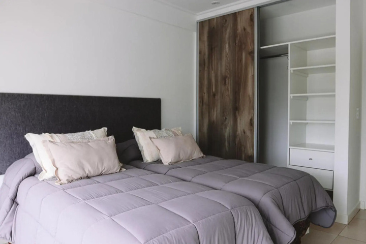 Room 2 of 10