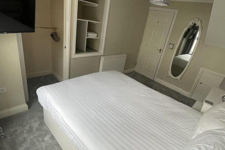 Room 20 of 193